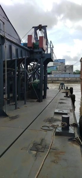 A2885 出售皮带驳船规格长度29米，宽度10.08米，深度1.5米，皮带长44米宽1米，全新船，便宜处理！ (7)