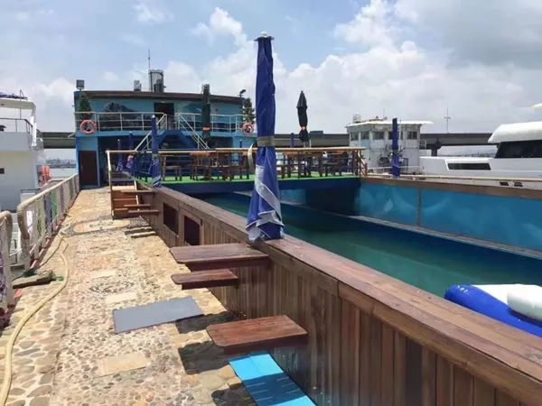 A3232 出售海上「游艇驿站」海上酒店一艘，63米长10米宽，有客房，大泳池，中餐厅，酒吧，KTV，咖啡厅，健身房等休闲娱乐配套一应俱全！重点是沿海航区，中国船级社ccs证书，全国落户！海上运营利器，全网明盘238万 (4)
