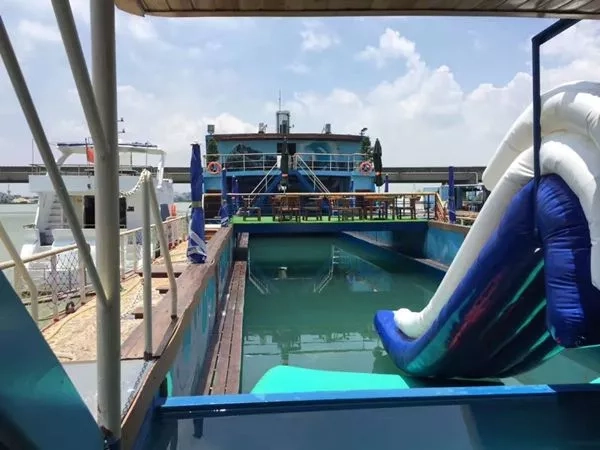 A3232 出售海上「游艇驿站」海上酒店一艘，63米长10米宽，有客房，大泳池，中餐厅，酒吧，KTV，咖啡厅，健身房等休闲娱乐配套一应俱全！重点是沿海航区，中国船级社ccs证书，全国落户！海上运营利器，全网明盘238万 (7)