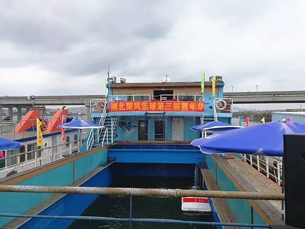 A3232 出售海上「游艇驿站」海上酒店一艘，63米长10米宽，有客房，大泳池，中餐厅，酒吧，KTV，咖啡厅，健身房等休闲娱乐配套一应俱全！重点是沿海航区，中国船级社ccs证书，全国落户！海上运营利器，全网明盘238万 (9)