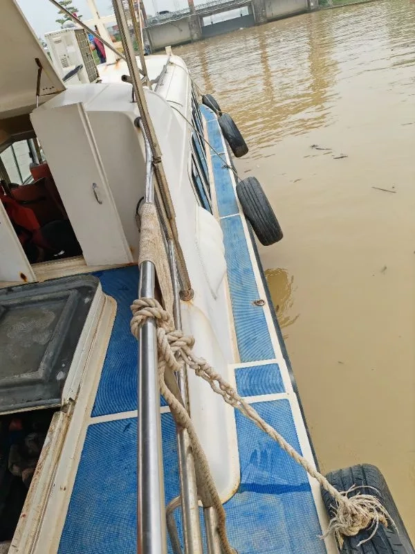 A3757 出售13.8米沿海小交通船一条，2.6米宽，12座位，主机玉柴6108机器，航速16节，ccs沿海证书，2013年建造。 (12)