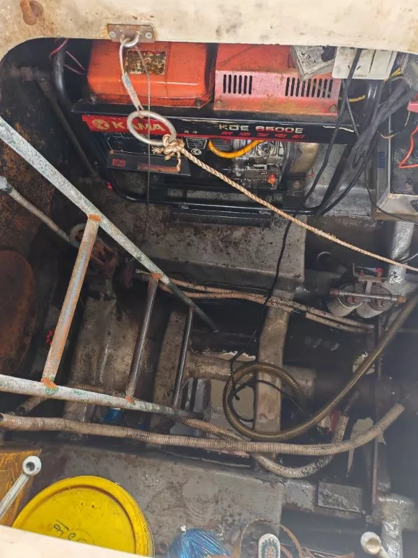 A3757 出售13.8米沿海小交通船一条，2.6米宽，12座位，主机玉柴6108机器，航速16节，ccs沿海证书，2013年建造。 (7)