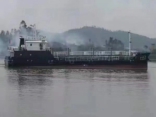 A2998 出售300吨油船，新船少用！CCS证书齐全！直接船东，价格实惠！