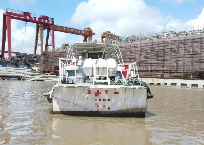 A4100 出售01年钢质沿海交通船 ZC证书齐全 长19米宽3.4米 型深1.7米，主机205千瓦两台 航速20节左右 配员3人乘客13人！浙江看船 (5)