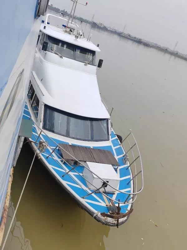 A3780 出售ccs证书沿海交通船一艘，证书船舶类型是交通船，长20米，宽4.8米，主机潍柴WD615 205kw两台，带接待厅，厨房，豪华装修，2013年建造，保养好，明盘86万。