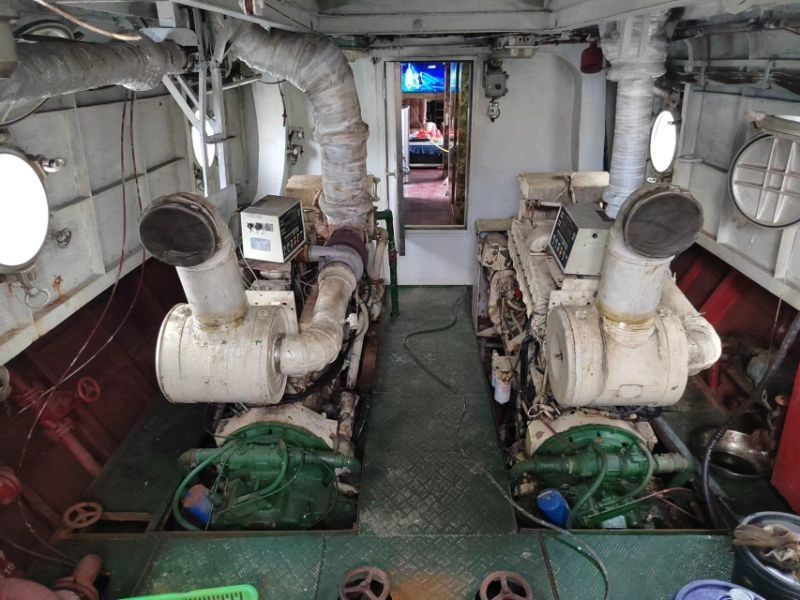 #L 166 出售25米钢质沿海交通船一艘，主机康明斯400马力两台，zc证书，2003年建造，船况漂亮，明盘55万（广东看船） (6)