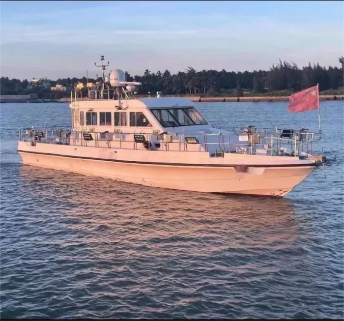 A4500 沿海交通船小艇 CCS证证书齐全 柴油主机680匹双机 航速16节 船长17.27米宽4.48米 2012年造 现刚保养完 可用于交通接送！ (2)