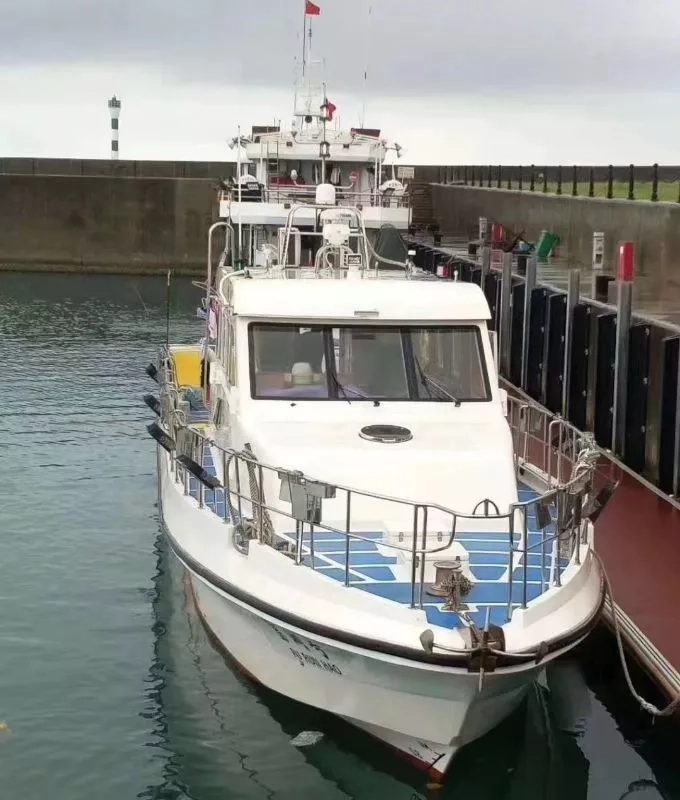 A4500 沿海交通船小艇 CCS证证书齐全 柴油主机680匹双机 航速16节 船长17.27米宽4.48米 2012年造 现刚保养完 可用于交通接送！ (3)