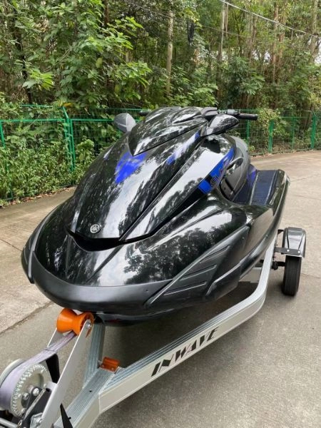 A2911 精品雅马哈fzr，行驶41小时，1.8t发动机，靓[强]，喜欢赶紧！ (2)