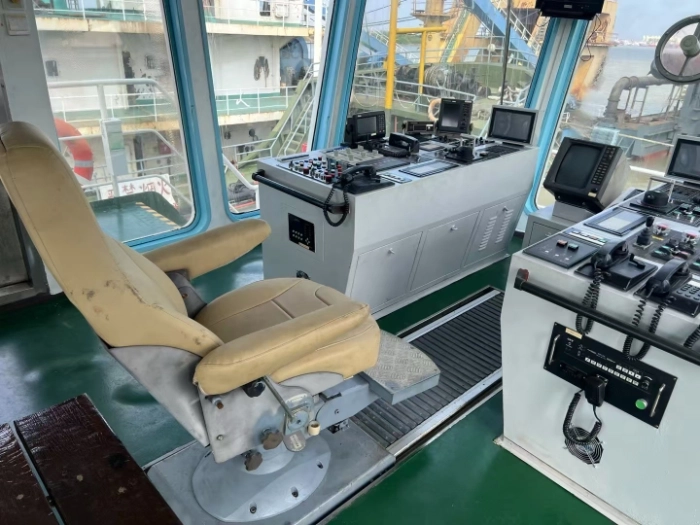 A4123 出售07年精品沿海全回转拖轮，长33米，宽11.6米，型深5.36米， 主机洋马，双机总5000马力，ccs证书，广东看船 (4)