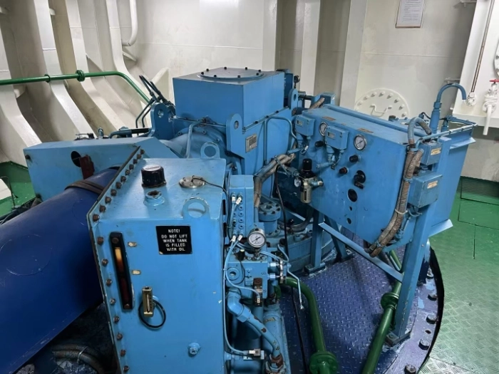 A4123 出售07年精品沿海全回转拖轮，长33米，宽11.6米，型深5.36米， 主机洋马，双机总5000马力，ccs证书，广东看船 (6)