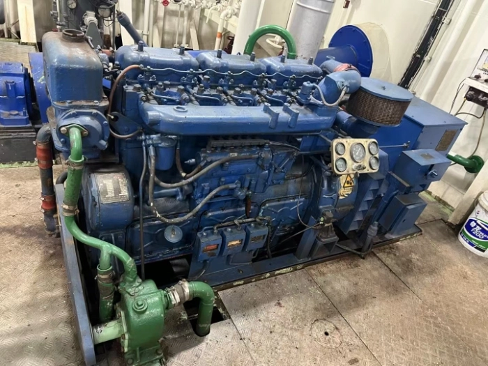 A4123 出售07年精品沿海全回转拖轮，长33米，宽11.6米，型深5.36米， 主机洋马，双机总5000马力，ccs证书，广东看船 (7)
