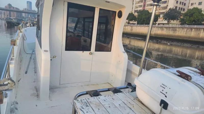 A3639 出售10米钓鱼艇，双机本田225，ccs四类证书，有雷达，2016年建造，艇况好，价格美丽！ (9)