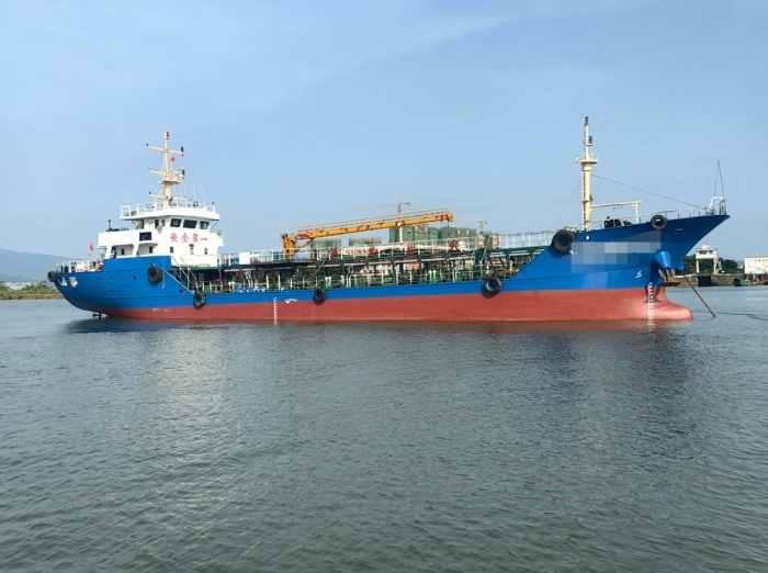 A4443 沿海航区A1+A2供油船874吨 2020建 交通部运力 CCS检验证书，双底双壳双管线双泵 船长54.98米宽9.2米型深4.1米 潍柴主机6200/216千瓦！