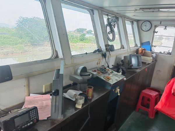 #L163 出售520吨沿海油船一艘，2006年船，ccs证书齐全，价格实惠，这是一艘抢手货，手慢无！ (2)