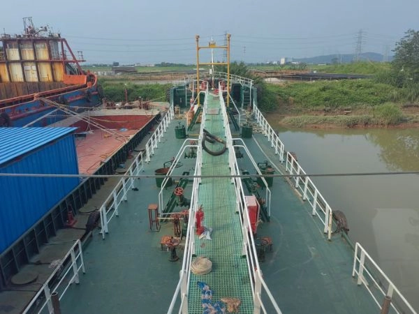 #L163 出售520吨沿海油船一艘，2006年船，ccs证书齐全，价格实惠，这是一艘抢手货，手慢无！ (3)