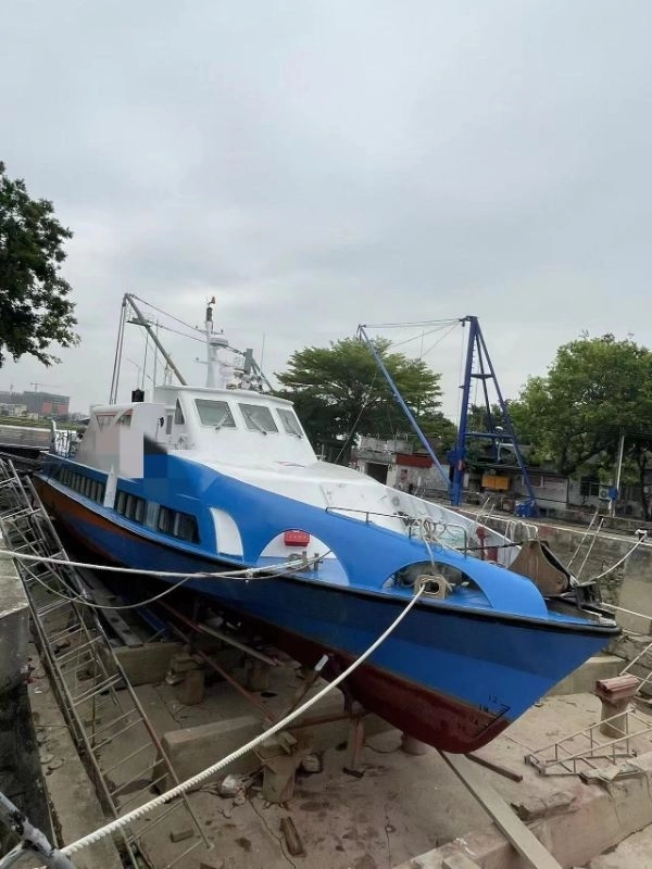 A3965 出售沿海高速客船一艘。奥玛明盘68万
乘客人数 131 人
造完工日期2006-06-21
船体部分
总长	30.90	船长	29.40	满载水线长 29.40	
船宽5.60	m	型深2.30
KT38-M800	柴油机，两台
543.00千瓦x2 (2)