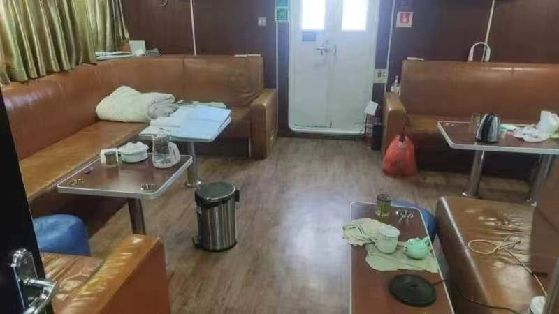 A3965 出售沿海高速客船一艘。奥玛明盘68万
乘客人数 131 人
造完工日期2006-06-21
船体部分
总长	30.90	船长	29.40	满载水线长 29.40	
船宽5.60	m	型深2.30
KT38-M800	柴油机，两台
543.00千瓦x2 (8)