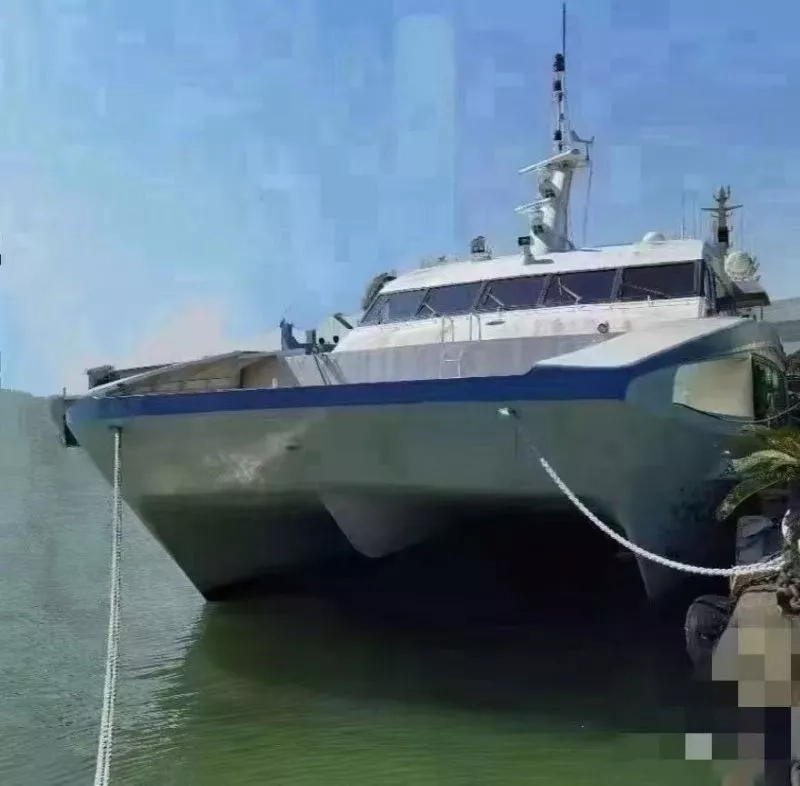 A3649 沿海双体高速交通船（铝合金）日本制造，CCS船速30节。总长31.5米,垂线间长28.07米,型宽9.8米,型深3.5米,满载吃水2.05米 江苏看船！