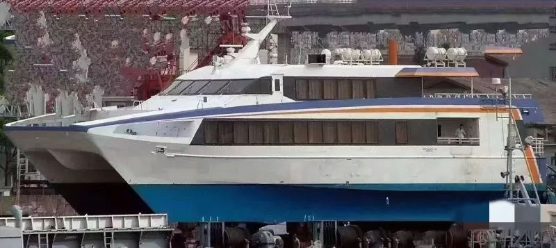 A3649 沿海双体高速交通船（铝合金）日本制造，CCS船速30节。总长31.5米,垂线间长28.07米,型宽9.8米,型深3.5米,满载吃水2.05米 江苏看船！ (2)