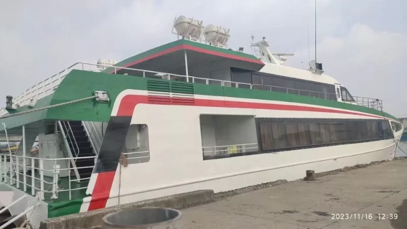 A3649 沿海双体高速交通船（铝合金）日本制造，CCS船速30节。总长31.5米,垂线间长28.07米,型宽9.8米,型深3.5米,满载吃水2.05米 江苏看船！ (3)