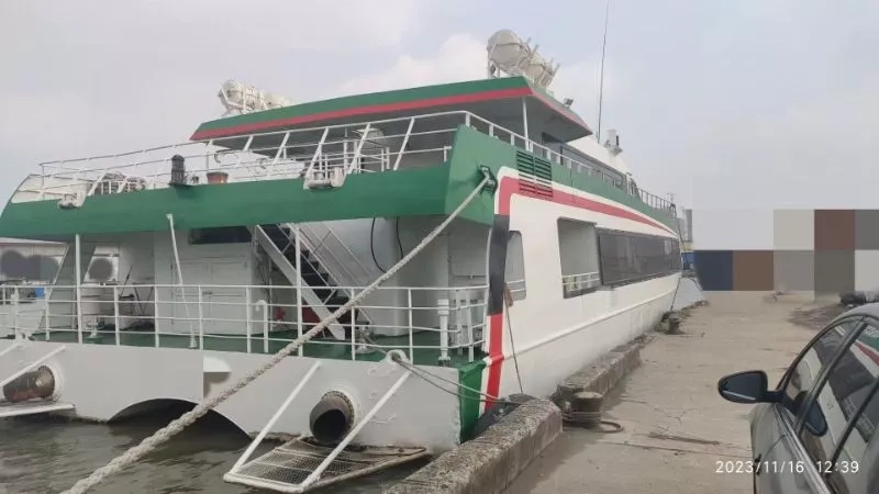 A3649 沿海双体高速交通船（铝合金）日本制造，CCS船速30节。总长31.5米,垂线间长28.07米,型宽9.8米,型深3.5米,满载吃水2.05米 江苏看船！ (4)
