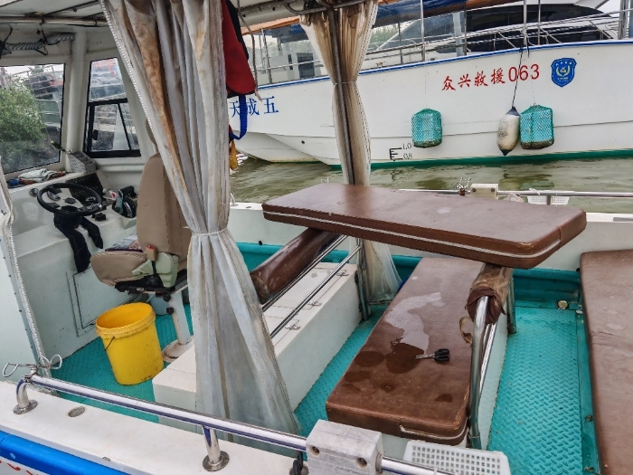 A4424 出售9.33米海珠钓鱼艇一艘，宽2.54米，型深1.3米，水星300挂机一台，1000小时，保养好，带雷达，带夜航，带顶流机，2022年建造，现在卖19.5万，广东中山看船 (9)