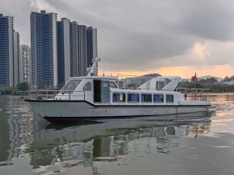 A3169 17米沿海交通船，三类航区，2015年建造，精品艇，潍柴374马力，20节航速，ccs证书全国落户，12客位，配员只需一个驾驶员就可以开！#沿海交通船 广东看船！