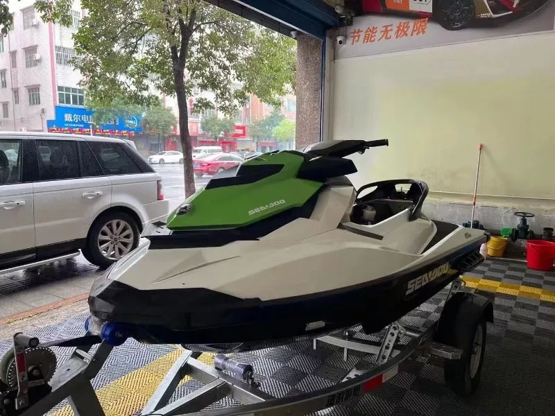 A3163 2016款庞巴迪GTI130 实表75小时 全艇原版原漆 发动机精品没有腐蚀 坎比19年的艇 全艇精品 不满意赔双倍路费 玩过海免费送给你！广东看船 (2)