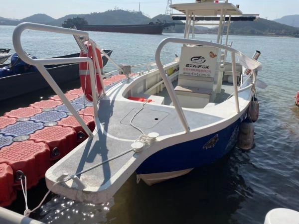 A2918 出售海洋5个厚镁铝合金海狐钓鱼艇，单机小挑战者一条，ccs三证齐全，铃木140匹，时间400多小时，已年检好，回来可以直接使用，带拖车一起，出海做生意不错的好艇。 (5)