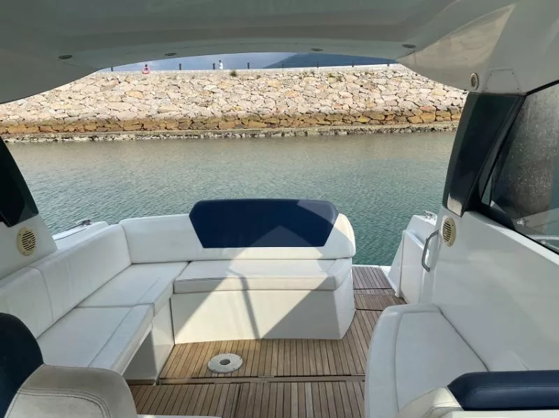 A3753 法国亚诺LEADER9豪华运动游艇出让2012年完工进口VOLVO200HP 柴油发动机两台使用350个小时船舱 : 2房一卫电动天窗雷达导航，AISJoy stick（万向杆）可实现360度旋转，横移游艇刚做完保养 一直有浮架停放CCS证书齐全 三类 可全国过户 (15)