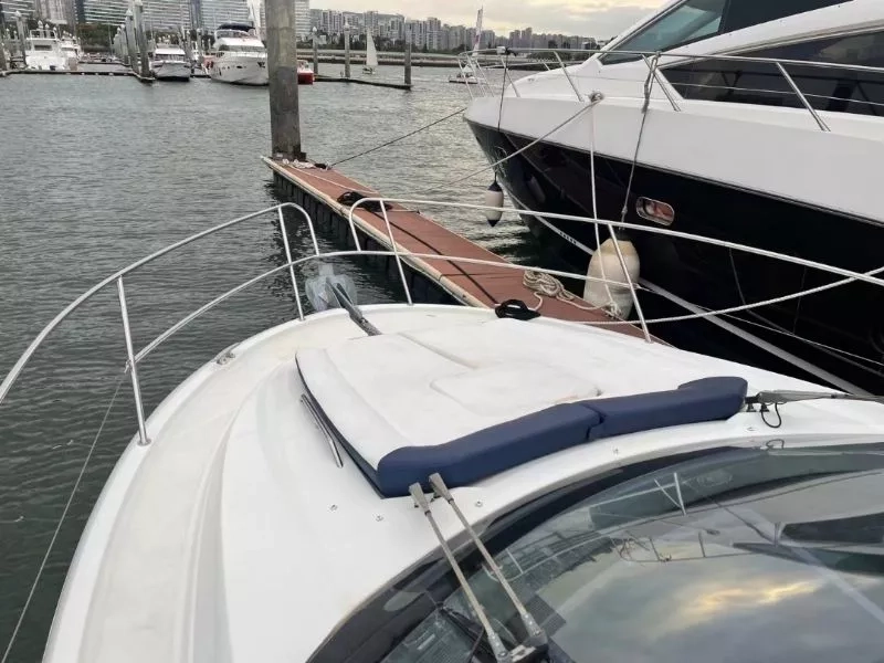 A3753 法国亚诺LEADER9豪华运动游艇出让2012年完工进口VOLVO200HP 柴油发动机两台使用350个小时船舱 : 2房一卫电动天窗雷达导航，AISJoy stick（万向杆）可实现360度旋转，横移游艇刚做完保养 一直有浮架停放CCS证书齐全 三类 可全国过户 (8)