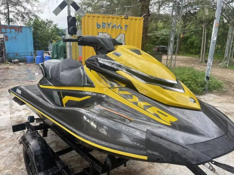 A3786 出售雅马哈VXR1800,2016款,纯淡水21小时,准新艇,精品艇,全网明盘8.5万带拖车,广东看船。
