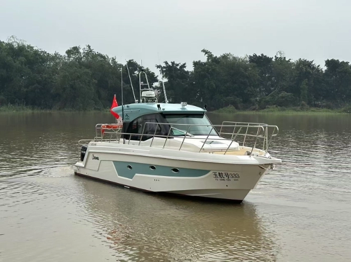 A4339 出售途达42尺ccs二类准新钓鱼艇一艘，长12.8米，宽3.3米，铃木300马力三台，2024年建造，用的时间很少，奥玛明盘138万 (2)