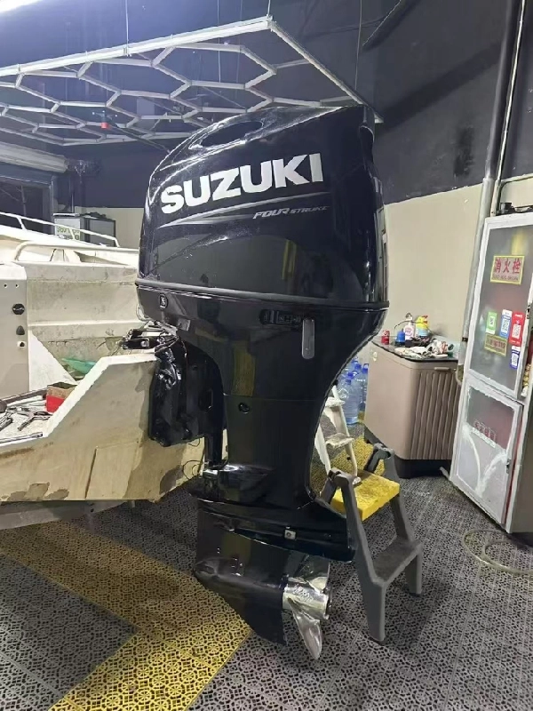 A4206 2024款，铃木175，纯淡水几十小时，带操控盒。因当地政府管制不让玩，明盘6.5万。