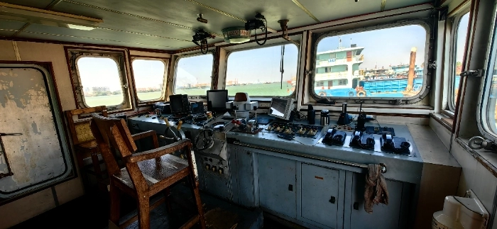 A4093 出售普通沿海拖轮，2001年，27长8.2宽，两台康明斯237kw,ccs船级社，船在江门，价钱可谈。 (3)