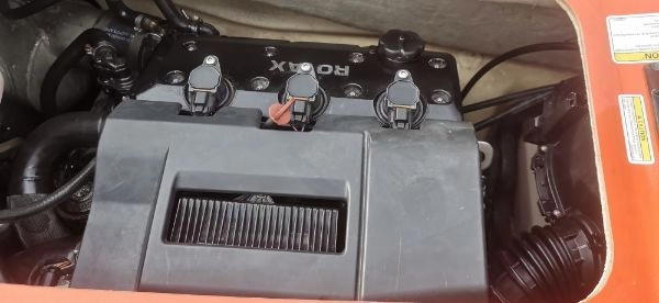 A2856 庞巴迪17款300rxp，6.8w出售
纯淡水使用​实表95小时
发动机处于巅峰状态非常暴力涡轮增压300匹马力，电子倒挡新手也能轻松驾驭，保养已做完到手直接飞艇在北京随时试驾。 (5)